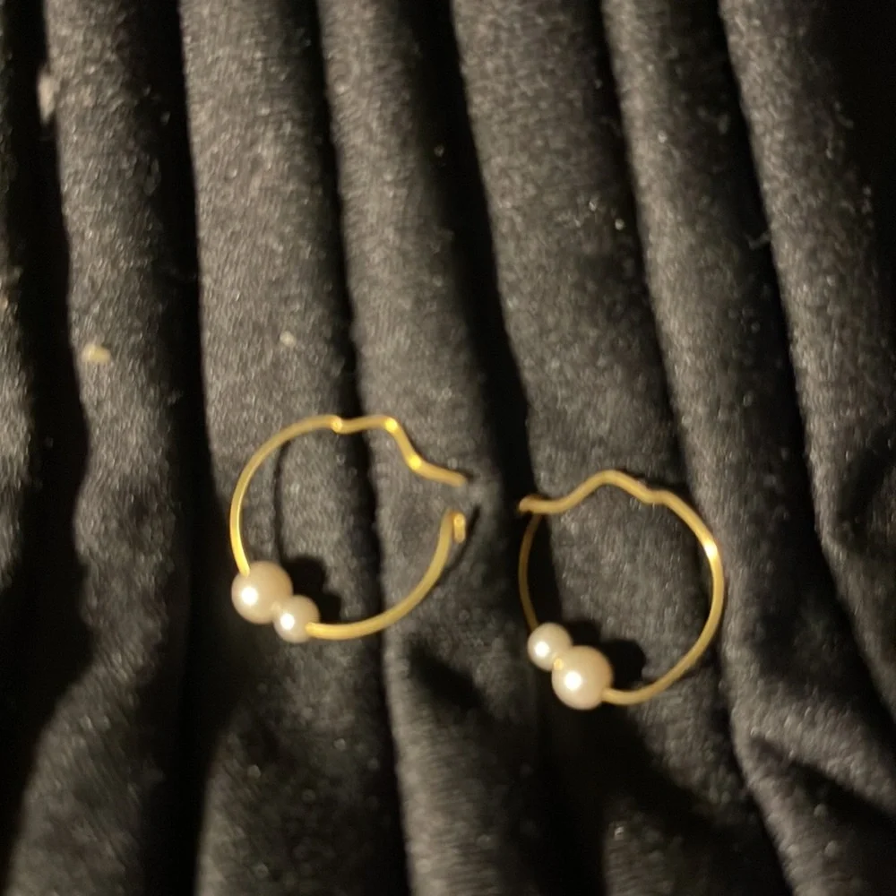 Small earrings - Picture 3 of 3